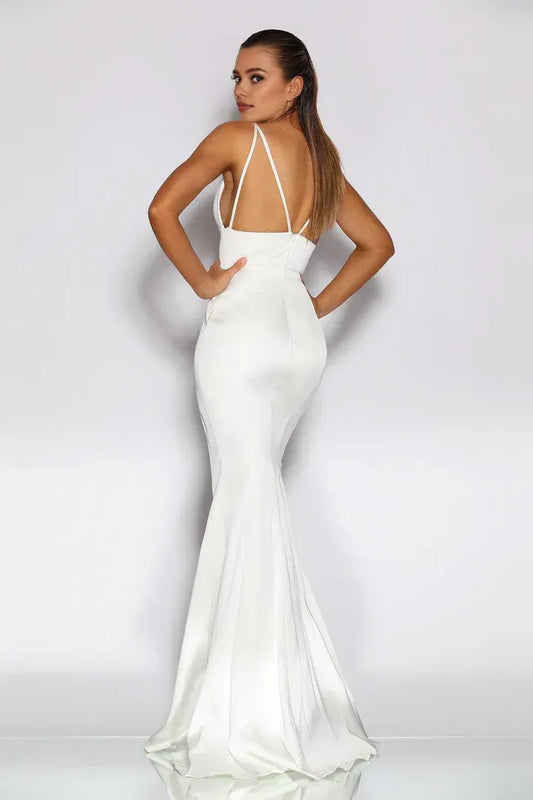 Chic Mermaid/Trumpet V Neck Sleeveless Satin Sweep/Brush Train Prom Dress
