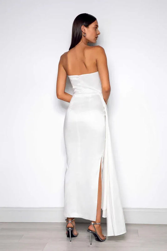 Fashionable Bodycon Strapless Sleeveless Satin Floor-Length Wedding Dress
