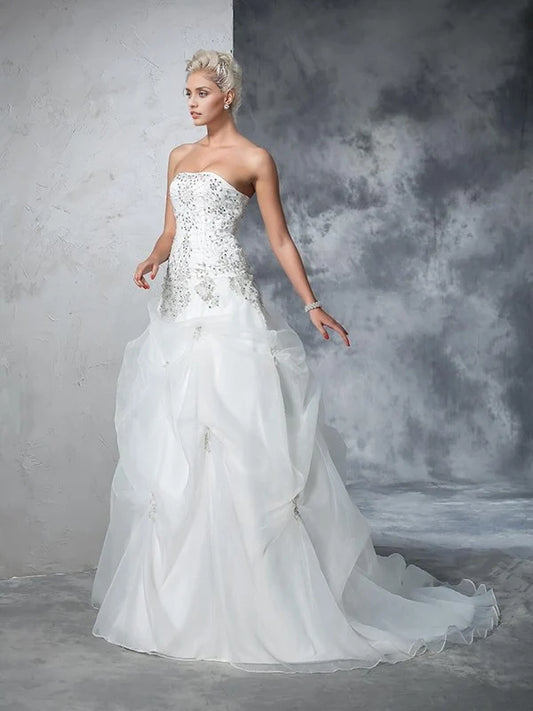 White Beaded‑Organza Ball‑Gown Strapless Sweetheart Lace‑Up Corset‑Back Chapel‑Train Wedding Dress For Church