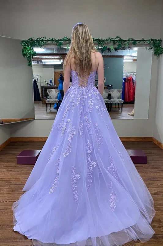 Romantic A-line Strapless Lace Appliques Tulle Ball Gown Prom Dress