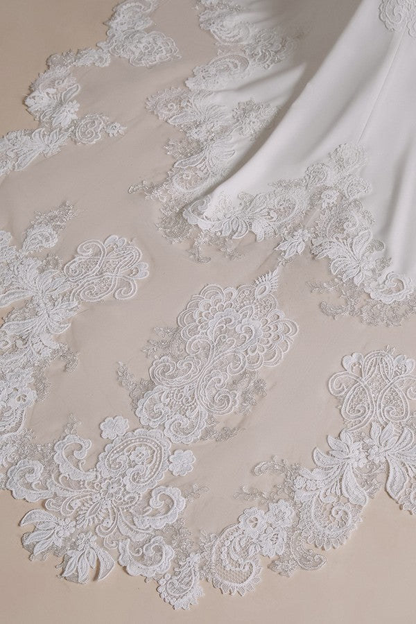 Charming Backless Long Mermaid Halter Satin With Appliques Lace Wedding Dresse