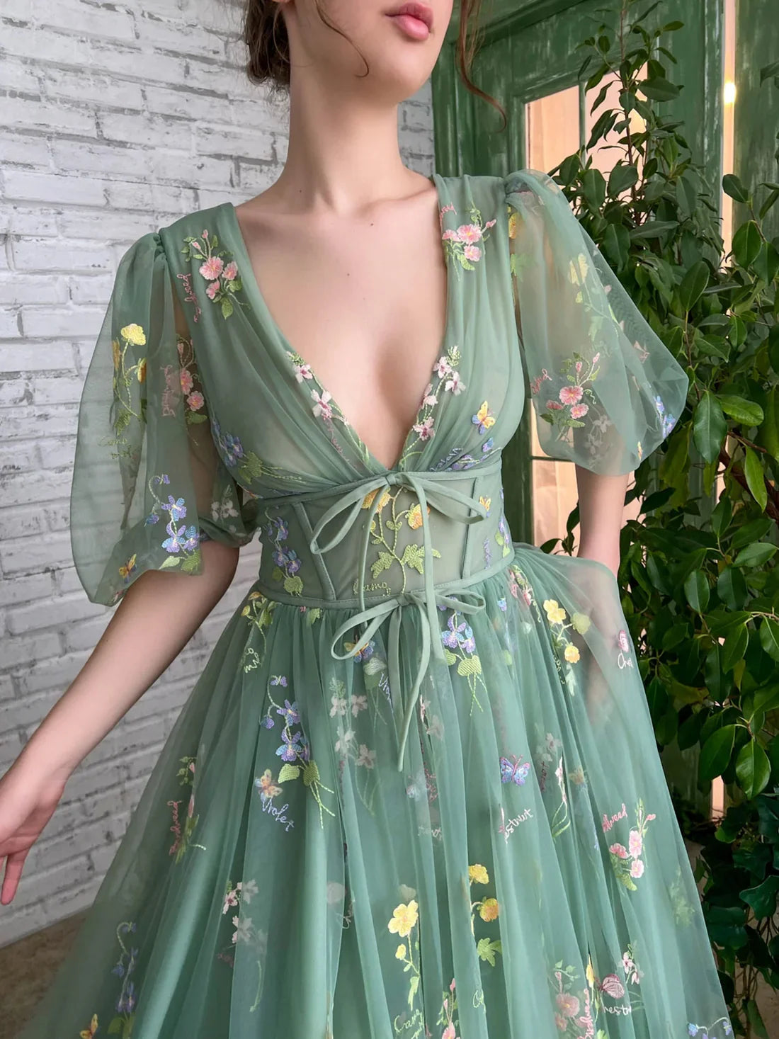 Green v neck tulle lace long prom dress