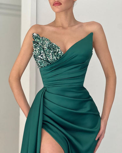 Modest Emerald Green Long Slit Mermaid Prom Dress With V Neck