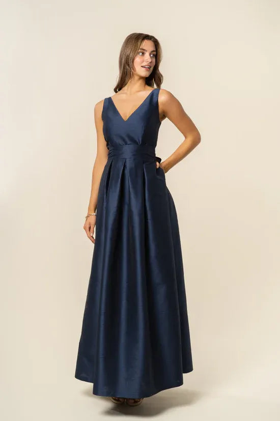 A-Line V Neck Floor-Length Sleeveless Prom Dresses Satin V Back Beautiful Simple Strapless Prom Dresses For Women