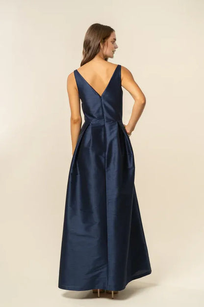 A-Line V Neck Floor-Length Sleeveless Prom Dresses Satin V Back Beautiful Simple Strapless Prom Dresses For Women