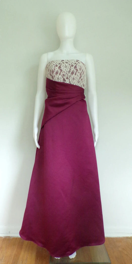 A-line Elegant Strapless Backless Floor Length Prom Party Dress With Lace Applique