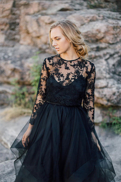 A-line Round Neck Lace Tulle Long Sleeves Wedding Dresses With Train