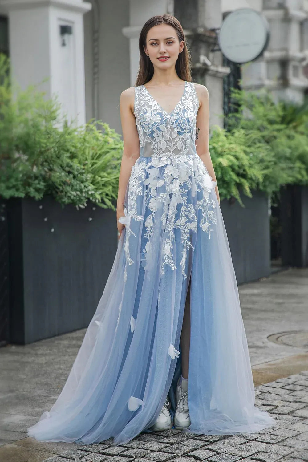 A-line Sleeveless Blue Appliques V-neck Tulle Prom Dress with Slit