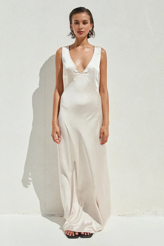 Alluring Sheath/Column V Neck Sleeveless Satin Floor Length Prom Dress