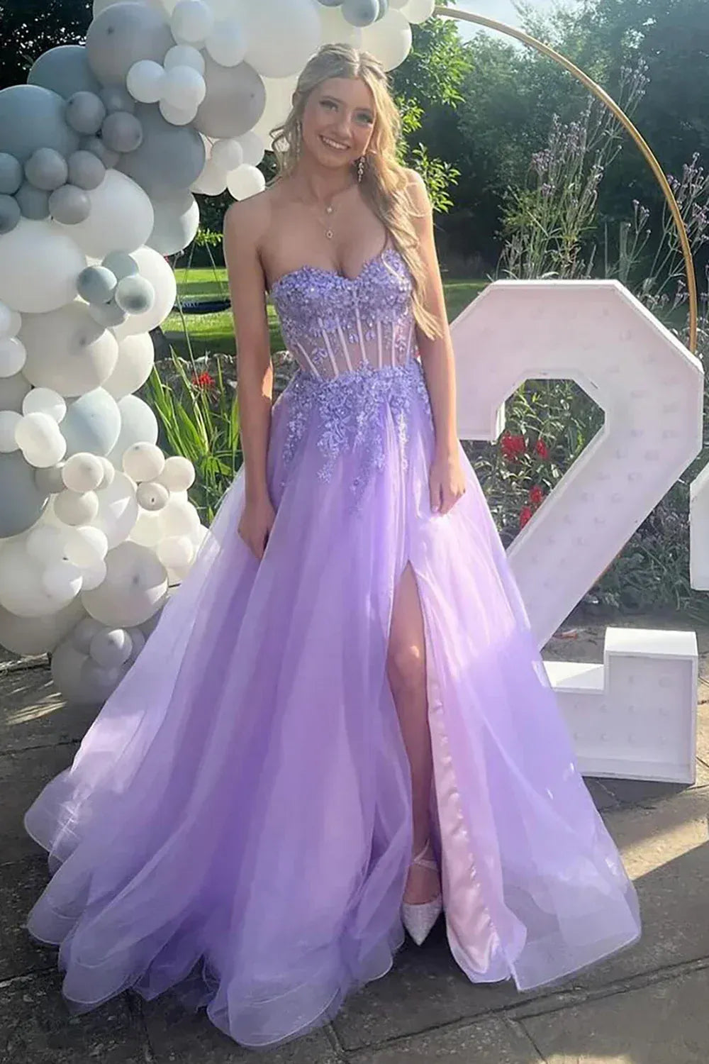 Beautiful Corset Sleeveless A Line Appliques Tulle Long Prom Dress