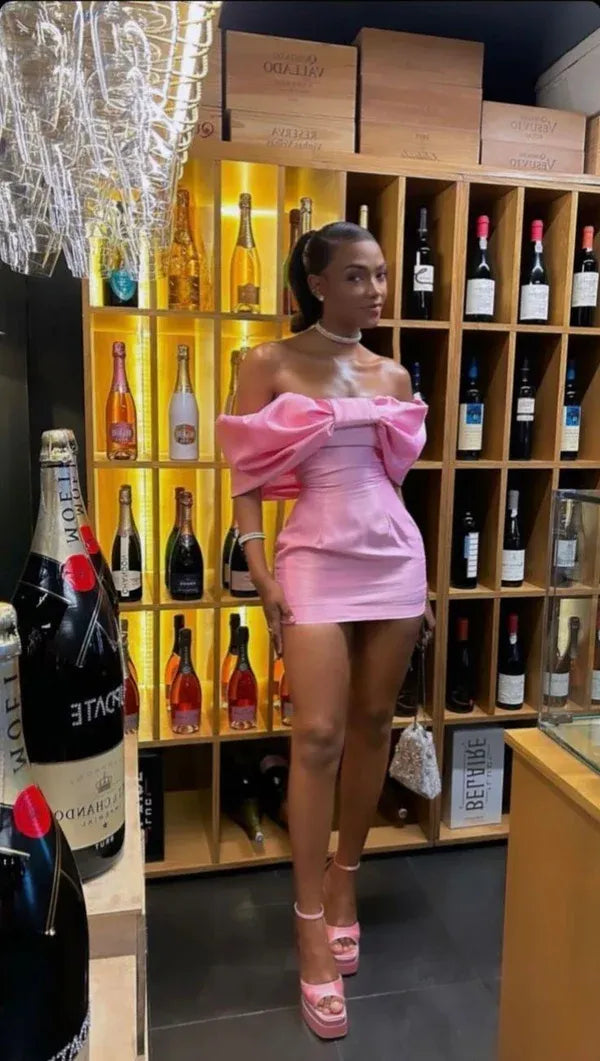 Beautiful Off Shoulder Sleeveless Bodycon Pleated Satin Short/Mini Homecoming Dress