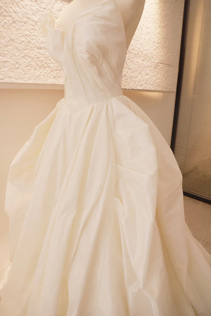 Beige Wedding Dress Strapless Sleeveless A-line Full Bridal Dress Sophisticated Wedding Gown With Train