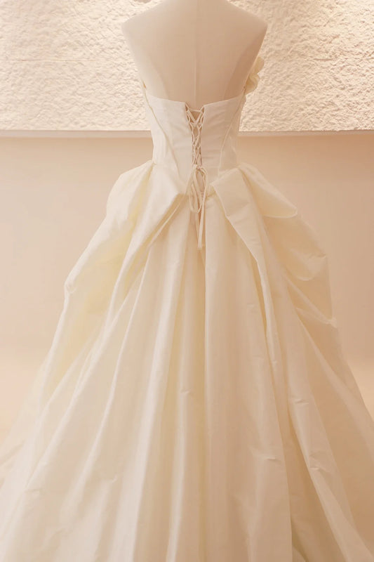 Beige Wedding Dress Strapless Sleeveless A-line Full Bridal Dress Sophisticated Wedding Gown With Train