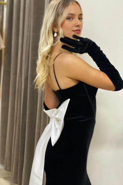 Black Spaghetti Strap Sleeveless Bow-Back Trumpet Velvet Long Gown Prom Dress