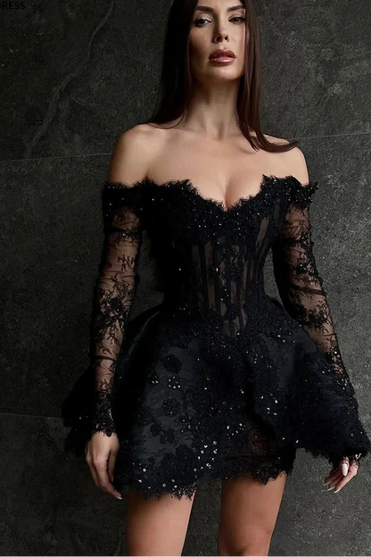 Charming Strapless Sleeveless A-Line Tulle Lace Appliques Short-Mini Homecoming Dress