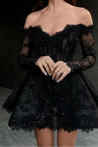 Charming Strapless Sleeveless A-Line Tulle Lace Appliques Short-Mini Homecoming Dress