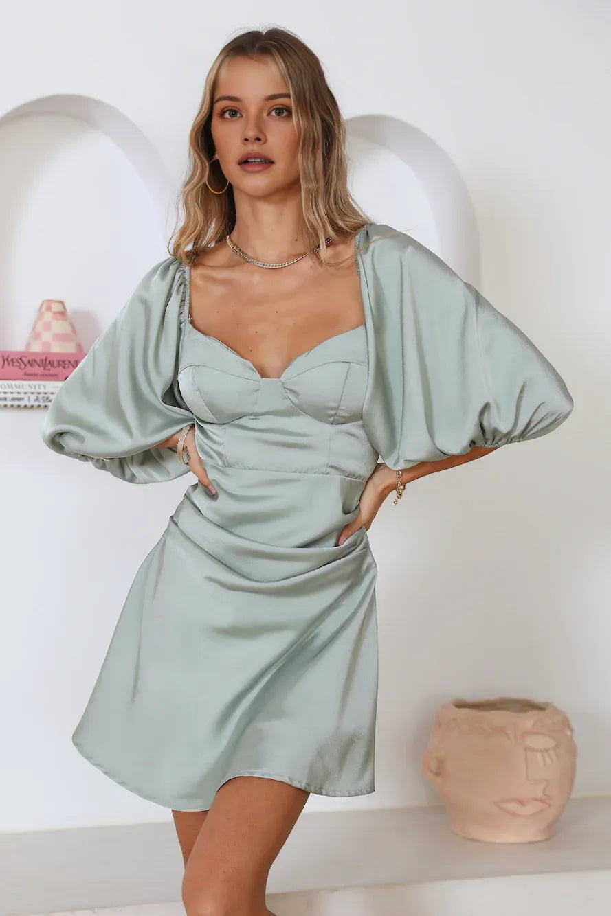 Chic A-Line Sweetheart Long Sleeve Zipper Up Short-Mini Prom Dress