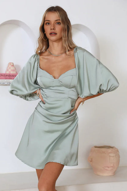 Chic A-Line Sweetheart Long Sleeve Zipper Up Short-Mini Prom Dress
