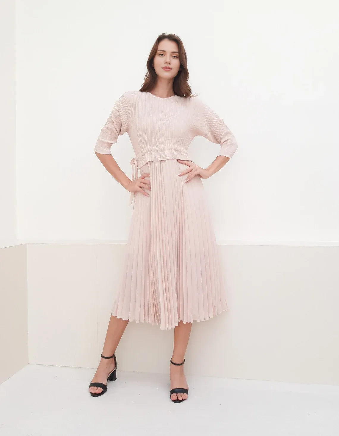 Chic A-line Pleated Short Sleeves Round Neck Tea-Length Prom Party Cocktail Dress