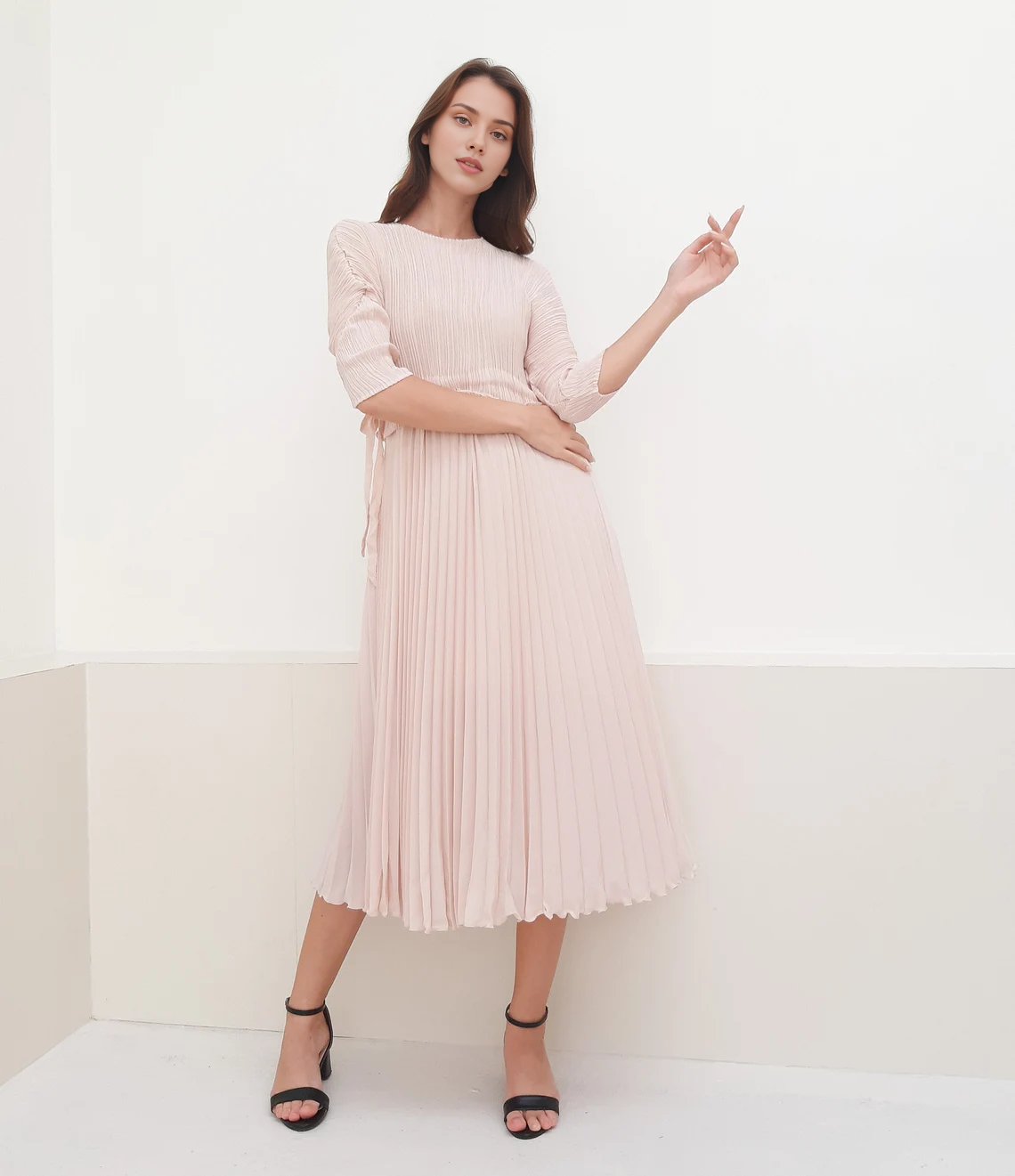 Chic A-line Pleated Short Sleeves Round Neck Tea-Length Prom Party Cocktail Dress