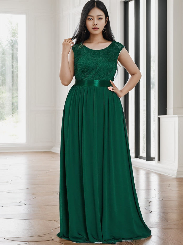 Plus Size Classic Round Neck V Back A-Line Chiffon Bridesmaid Dresses with Lace