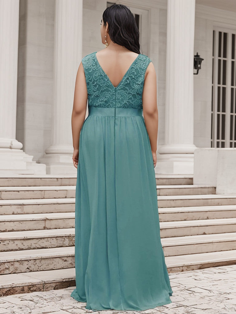 Plus Size Classic Round Neck V Back A-Line Chiffon Bridesmaid Dresses with Lace