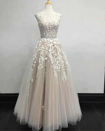 Elegant A-Line Round Neck Sleeveless Tulle Maxi Wedding Dress
