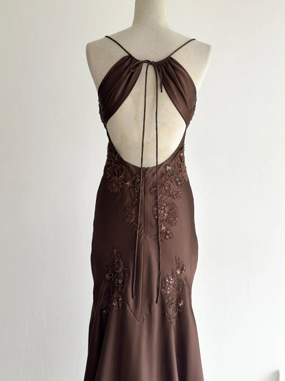 Elegant Spaghetti Strap Satin Maxi Dress with Open Back & Lace Applique