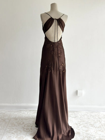 Elegant Spaghetti Strap Satin Maxi Dress with Open Back & Lace Applique