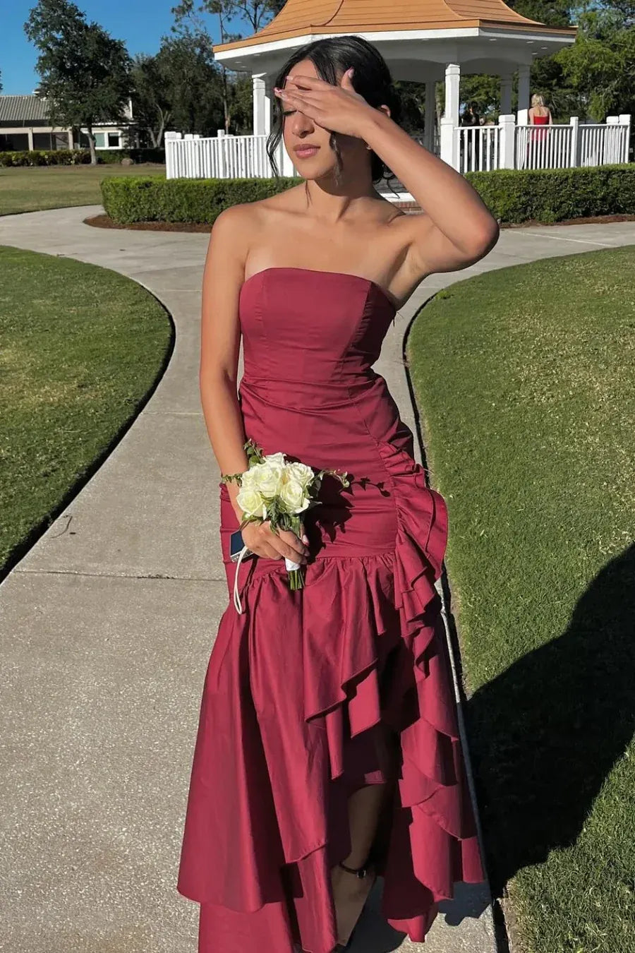Elegant Ruffled Strapless Sleeveless Satin Maxi Prom Dress With Slit