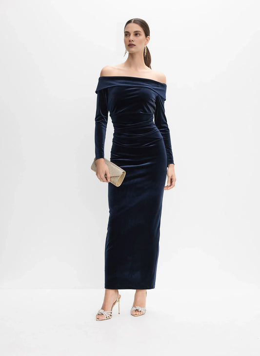 Elegant Sheath Off the Shoulder Long Sleeve Velvet Floor-Length Prom Dress