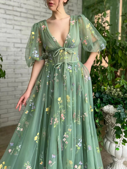 Green v neck tulle lace long prom dress