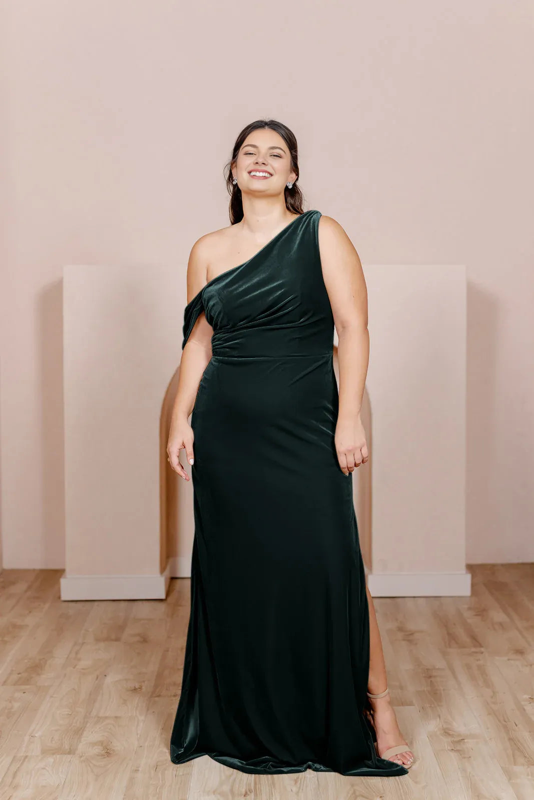 Fashion Fitted Asymmetrical Neck Sleeveless Velvet Floor-Length Plus Size Prom Dress