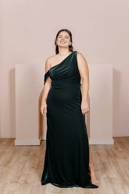 Fashion Fitted Asymmetrical Neck Sleeveless Velvet Floor-Length Plus Size Prom Dress