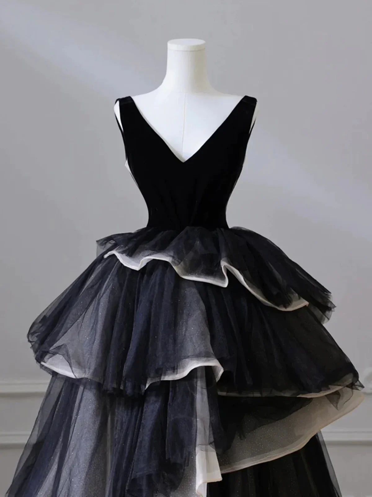 Formal Women's Dresses Black V Neck Tulle Tiered Long Formal Prom Dress Party Gown Prom Dress Stores