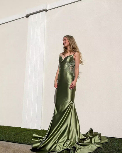 Formal Women's Dresses V Neck Green Mermaid Long Prom Dress With Applique Prom Dresses Stores