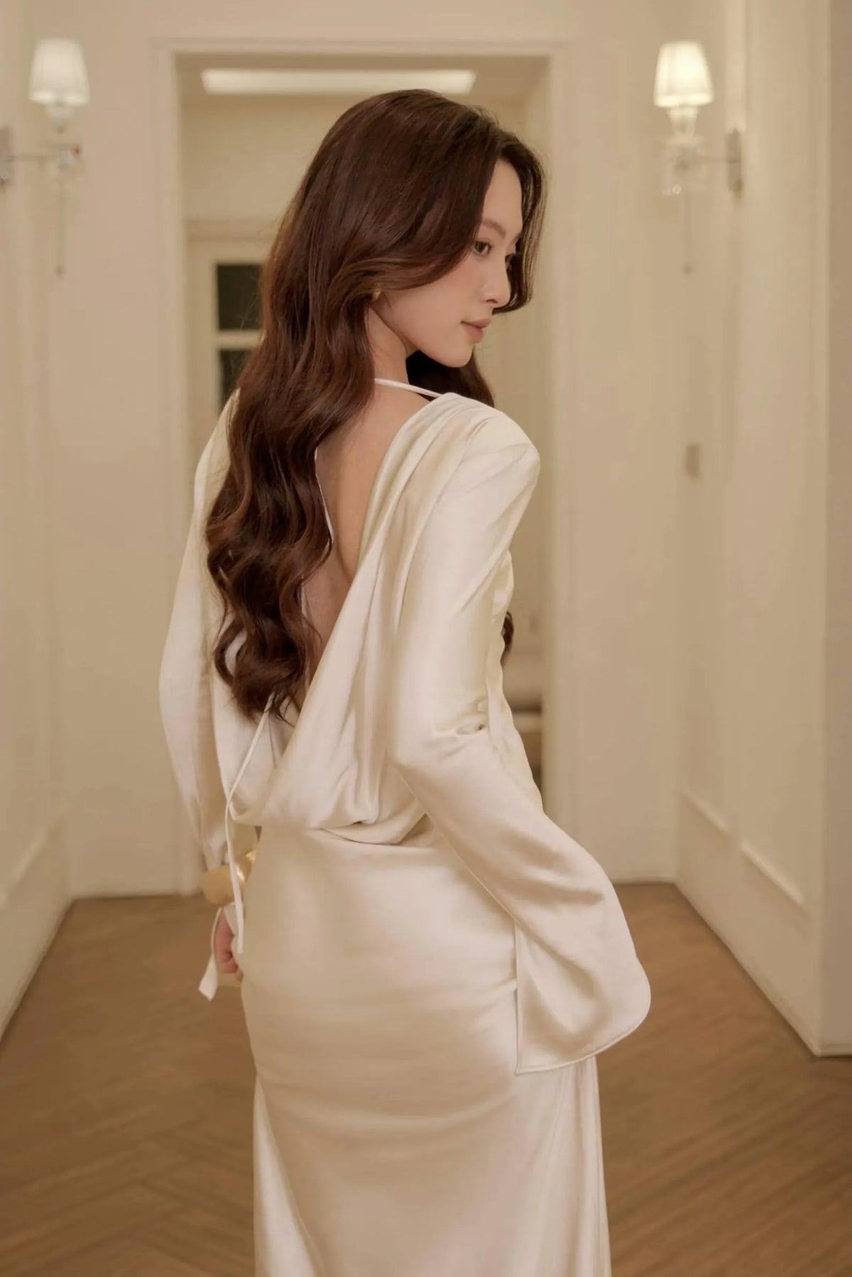 Minimalist Mermaid Boat-Neck Long Sleeves Cowl Back Champagne Long Prom Dress