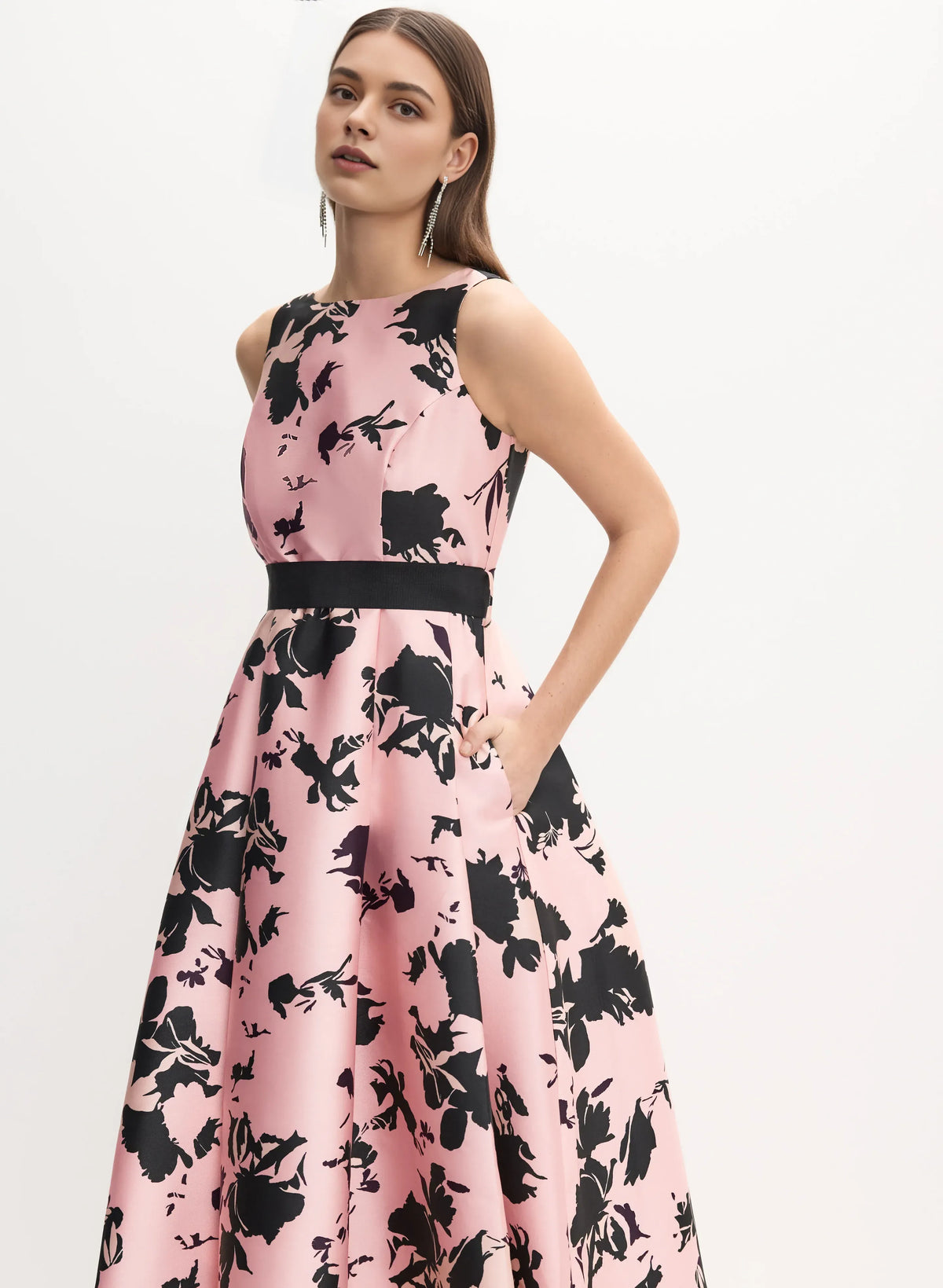 Modern A-Line High Neck Sleeveless V Back Floor-Length Prom Dress