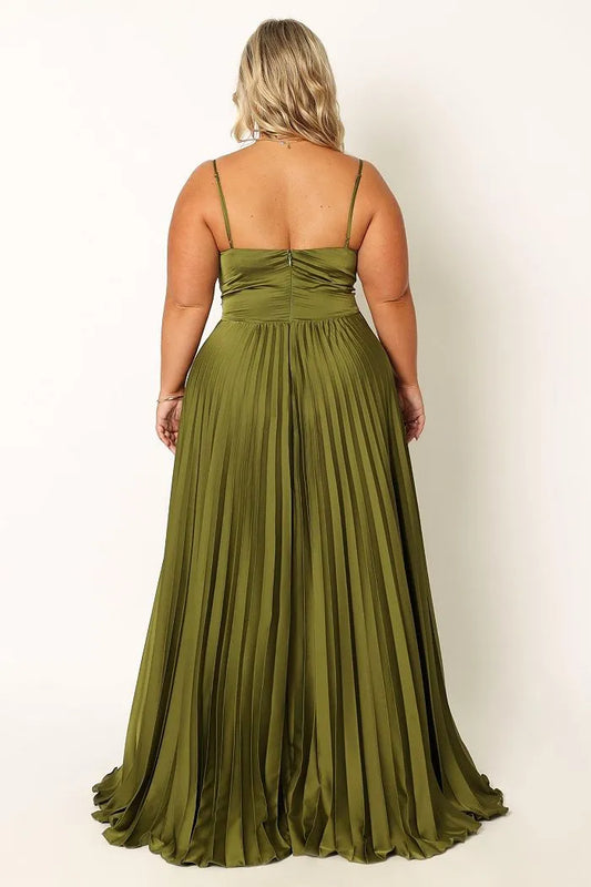 Modern A-Line Spaghetti Straps Sleeveless Pleated Satin Floor-Length Plus Size Prom Dress