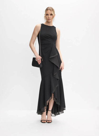 Modern Fitted Boat-Neck Sleeveless Keyhole Back Floor-Length Prom Dress