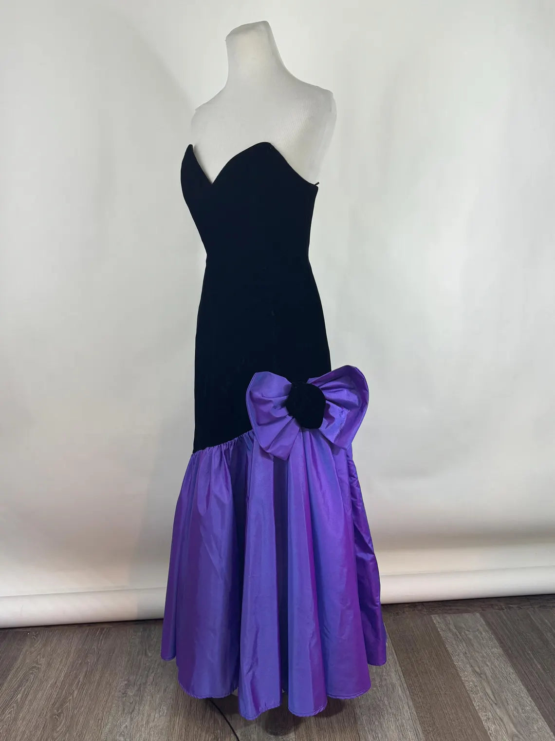 Off-the-Shoulder Floor Length Sleeveless Tiered Ruffled Strapless Large Bow Prom Dress
