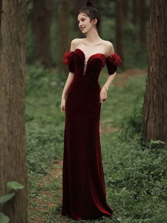 Off-the-Shoulder Floor Length Sweetheart Neck Mermaid Velvet Prom Dress