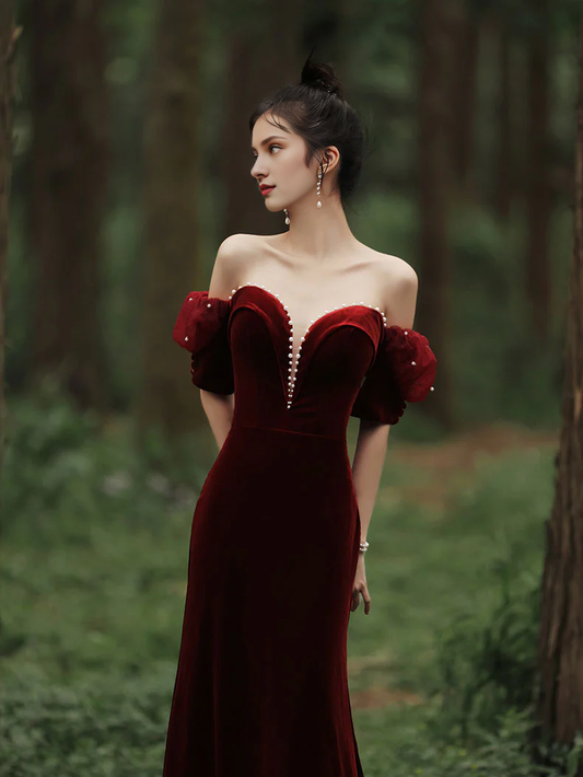 Off-the-Shoulder Floor Length Sweetheart Neck Mermaid Velvet Prom Dress