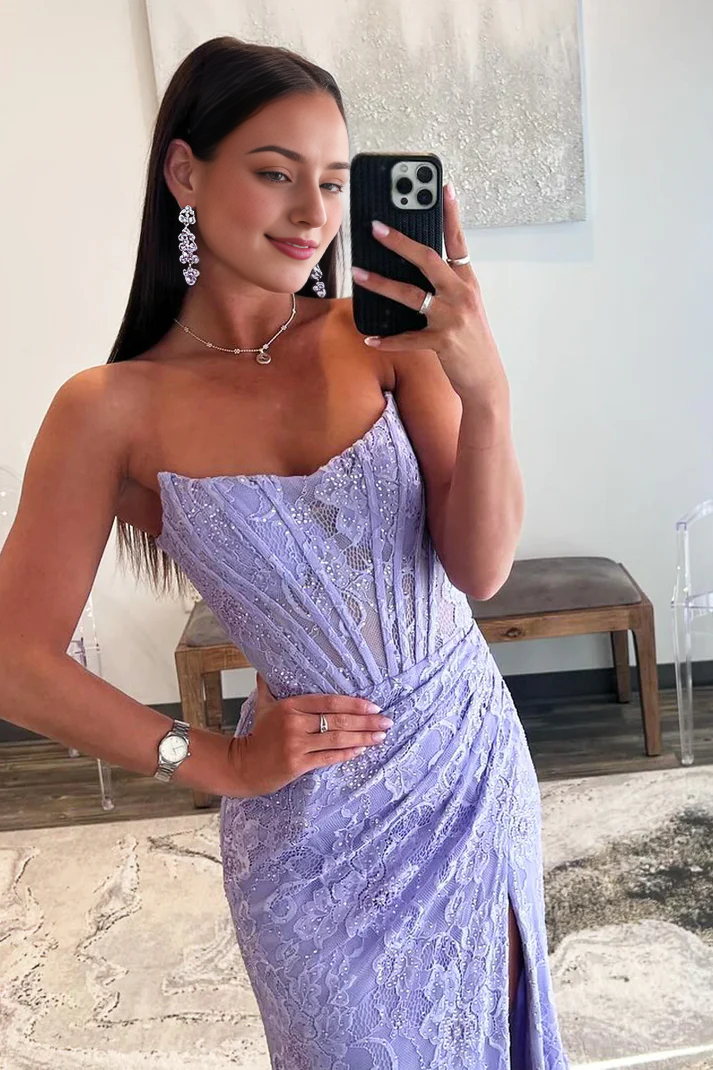 Off-the-Shoulder Lavender Lace Strapless Long Mermaid Prom Dresses With Lace Applique