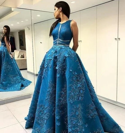 Formal Women's Dresses Vintage Lace Appliques Ball Gown Scoop Long Open Back with Pockets Prom Dresses Prom Dresses Stores
