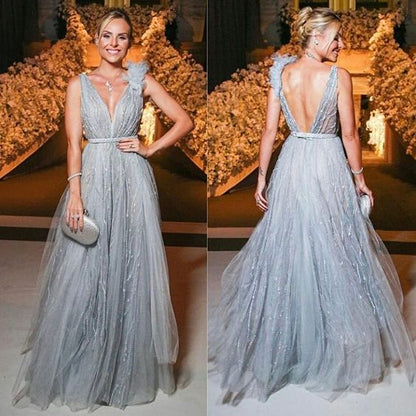 A-line Deep V Neck Tulle Wedding Dresses Open Back ﻿