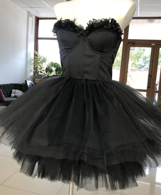 A-line Sweetheart Corset Tulle Strapless Prom Dress