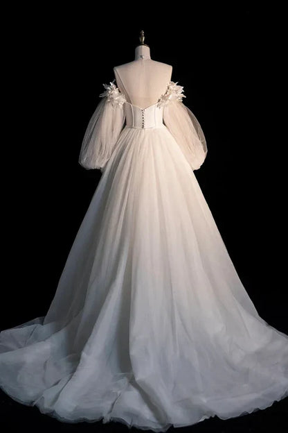 A-line Tulle Off-the-Shoulder Prom Dress With Train