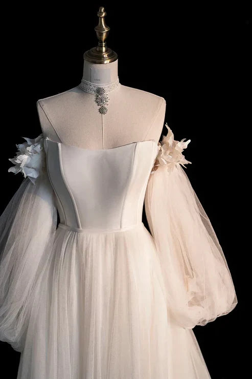 A-line Tulle Off-the-Shoulder Prom Dress With Train