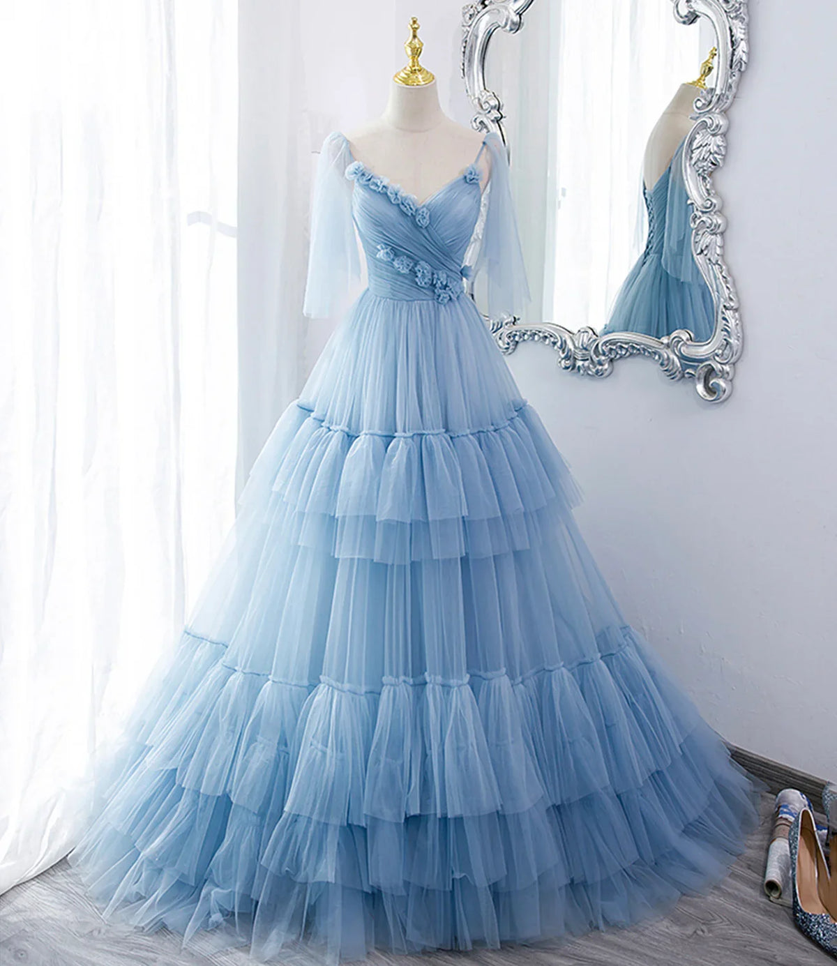 A-line Shoulder Exposed Multi-layer Trailing Prom Dresss